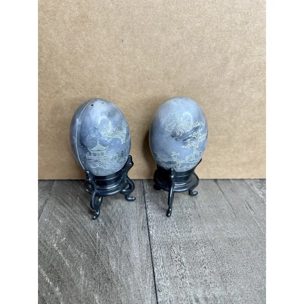 VTG Etched Asian Egg Salt & Pepper Shaker Set Plastic Made in Hong Kong